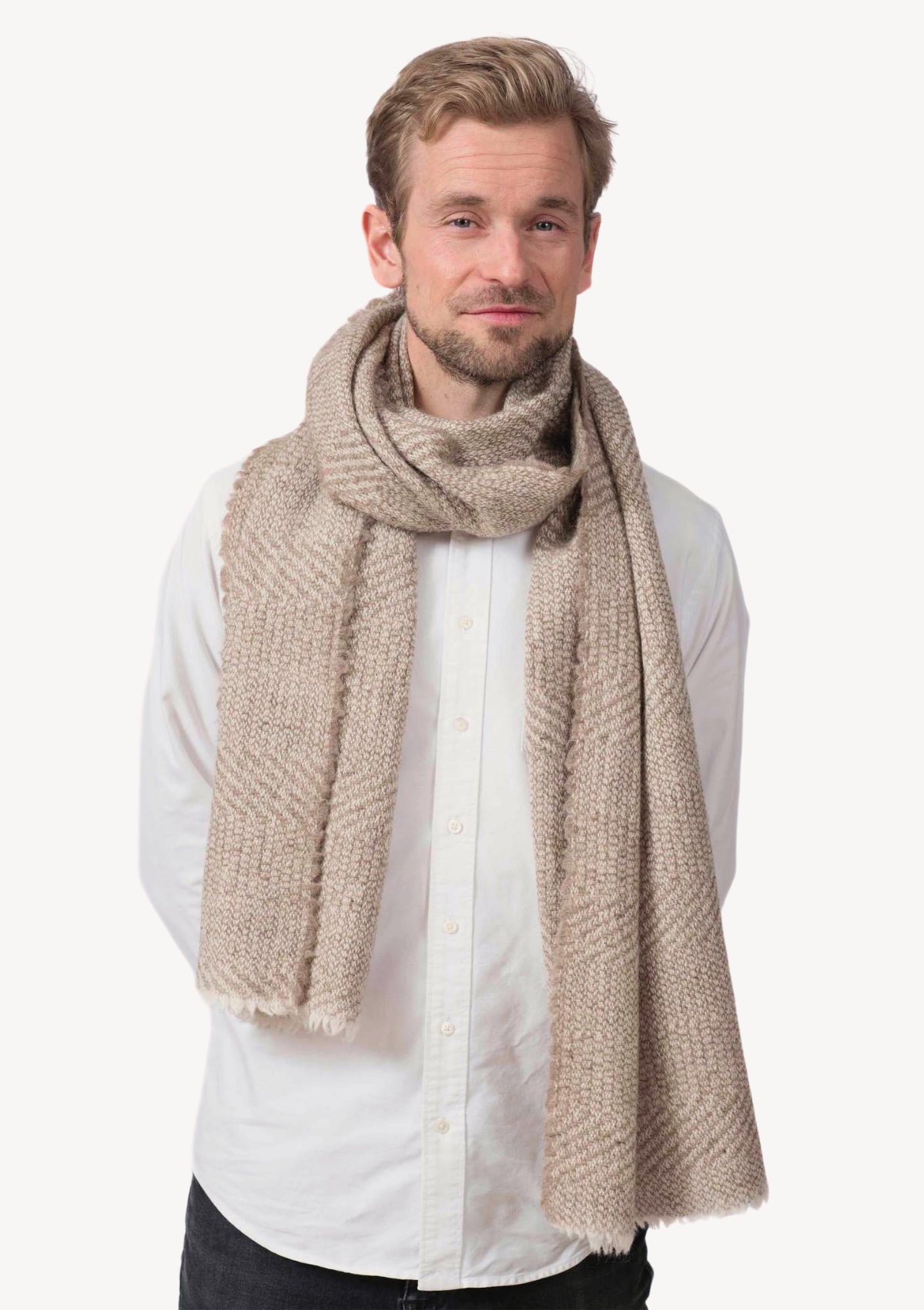 Beige textured scarf in responsible Finnish wool. Manufactured in Finland.