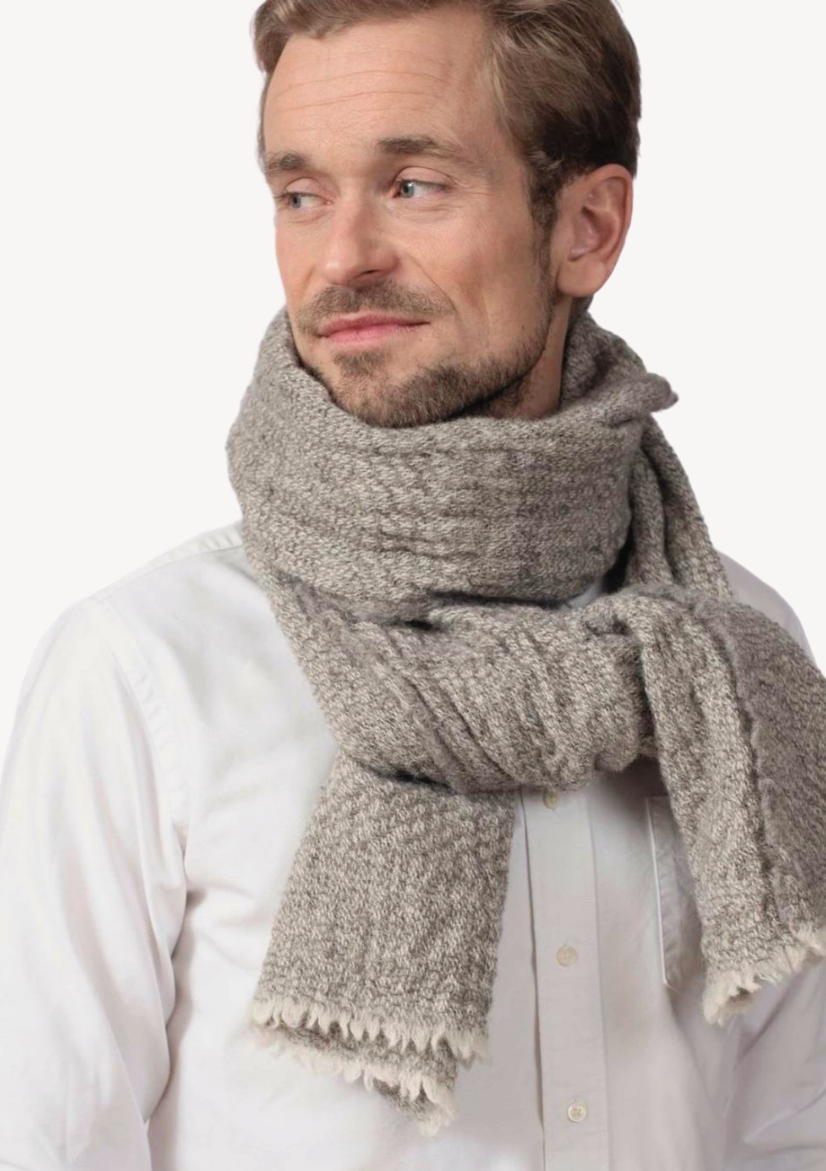 Grey textured scarf in responsible Finnish wool. Manufactured in Finland.