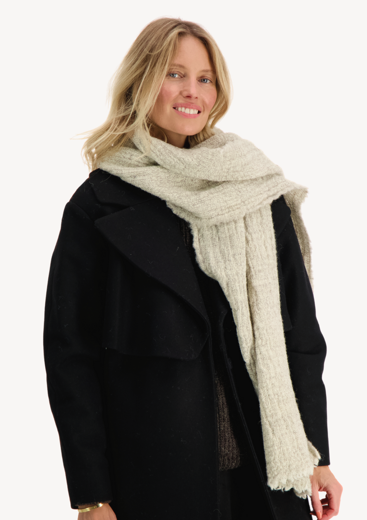 Light grey textured scarf in responsible Finnish wool. Manufactured in Finland.