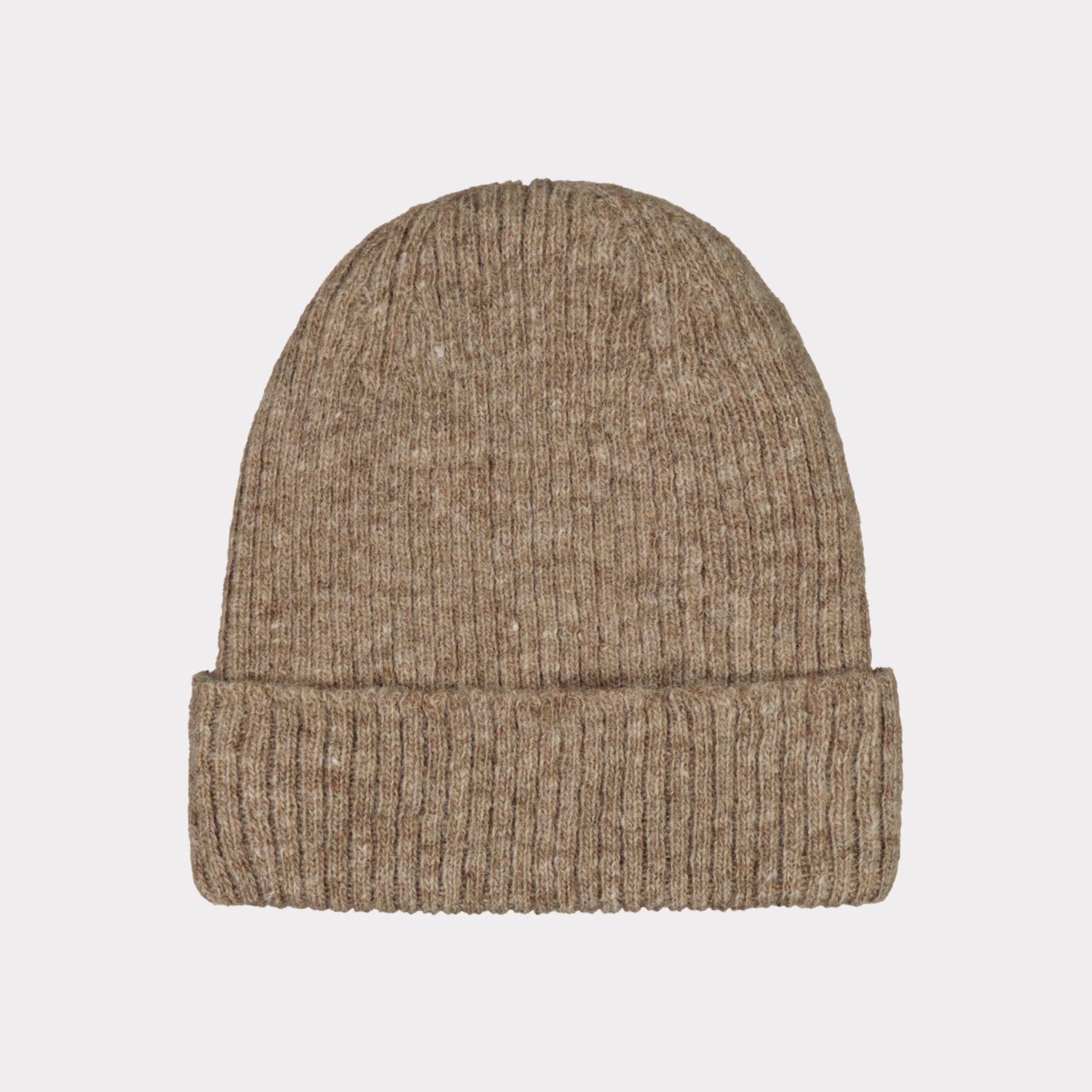 Beige thin ribbed beanie made from responsible Finnish sheep wool. Manufactured in Finland.