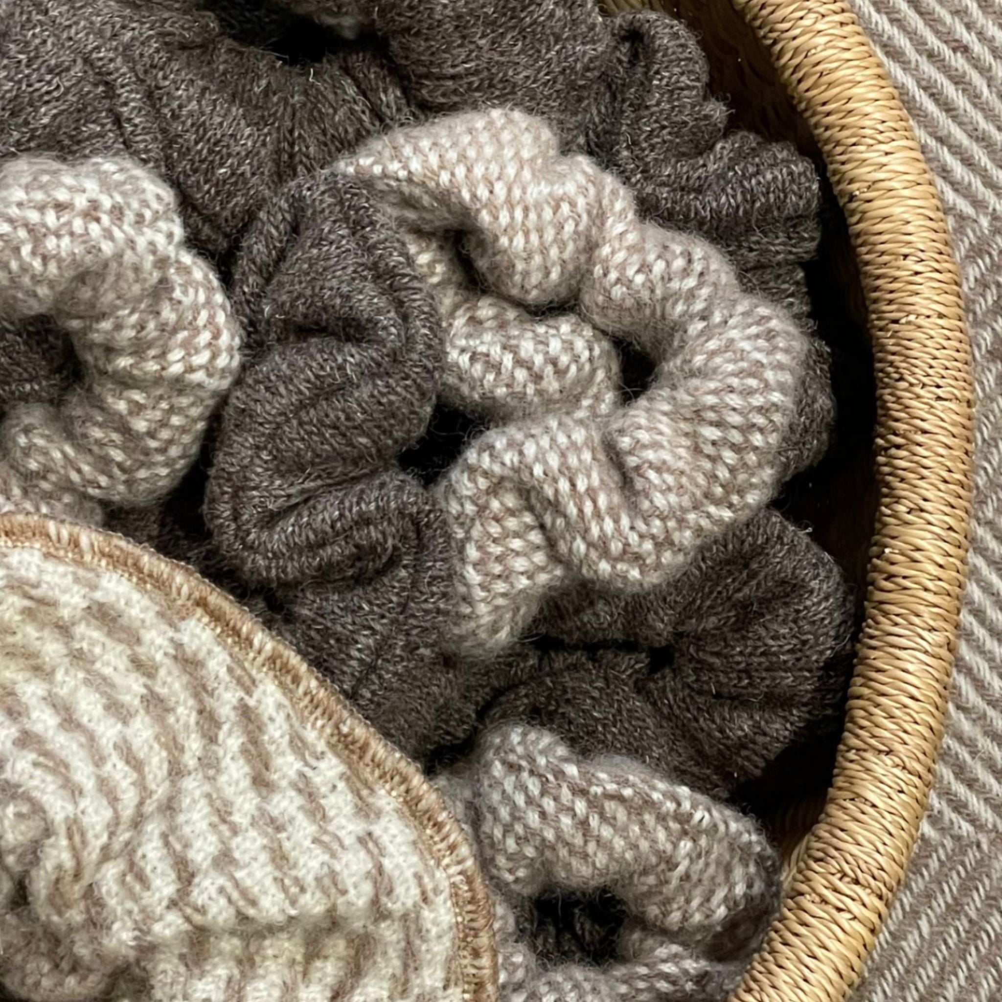 Ekta Helsinki wool scrunchies are gentle and warm for the hair and head. Made in Helsinki, material Finnish sheep wool. Come in beige and brown and large and smaller size.