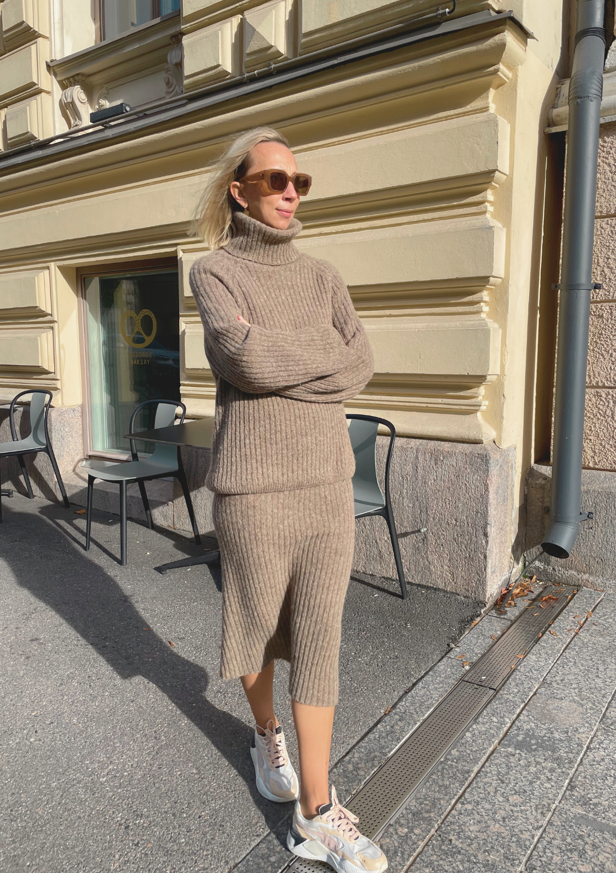 Beige ribbed midi skirt in Finnish responsible sheep wool. Made in Finland.