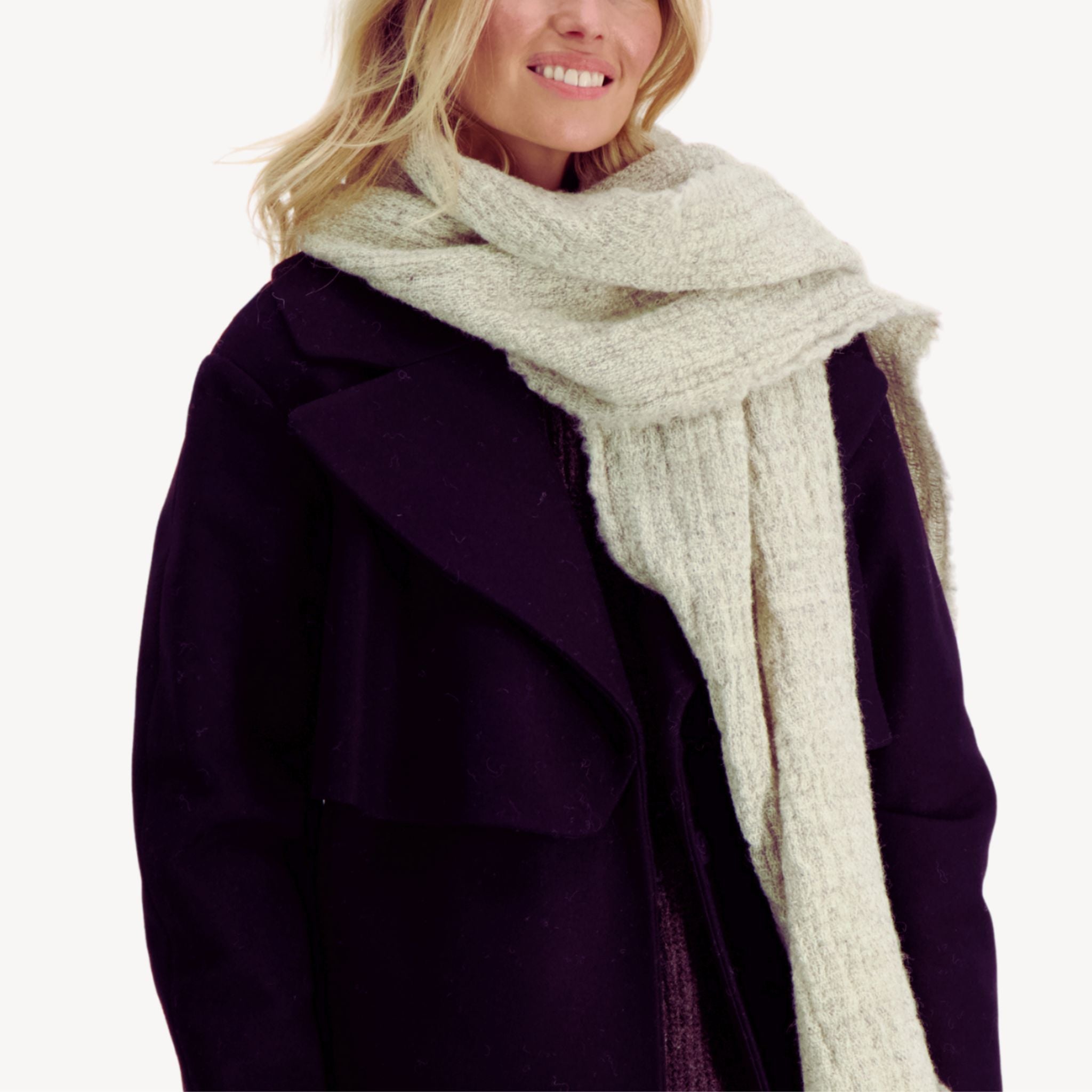 Light grey textured scarf in responsible Finnish wool. Manufactured in Finland. 