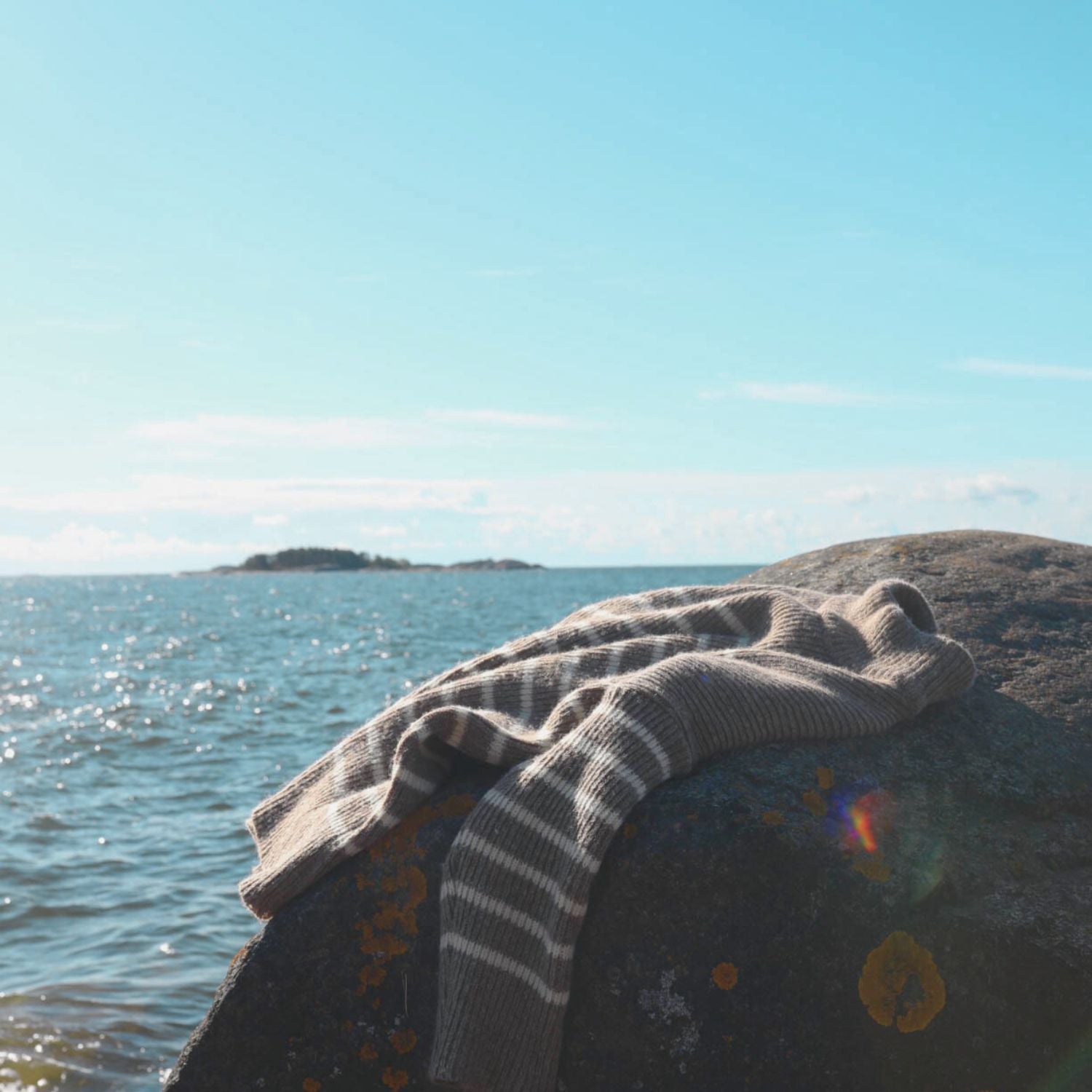 Discover the exclusive collection of authentic Scandinavian knitwear made of premium 100 % Finnish sheep wool. You'll find knitwear for men in various styles featuring roll-necks, o-necks, cardigans, and more. All Ekta Helsinki knits are ethically sheared, spun and knitted in our homeland Finland. 