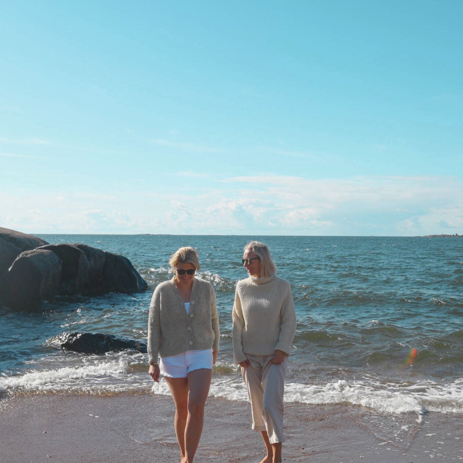 Discover the exclusive collection of authentic Finnish knitwear for women made of 100 % premium Finnish sheep wool. You'll find knitwear in various styles featuring roll-necks, o-necks, turtlenecks, cardigans, and more. All Ekta Helsinki knits are 100 % natural as well as 100 % chemical- plastic- and mulesing-free. Sustainable and ethical practices is at the core of everything we do, therefore all our knits are designed, sheared, spun and knitted in our homeland Finland. 