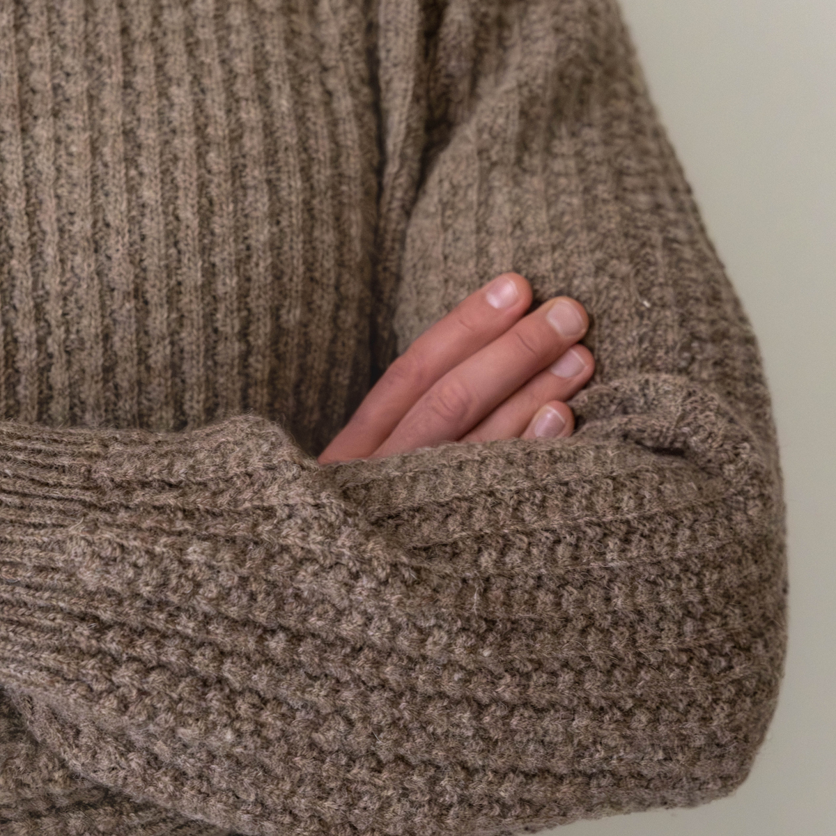 O-neck beige knit made of Finnish responsible sheep wool and manufactured in Finland. 